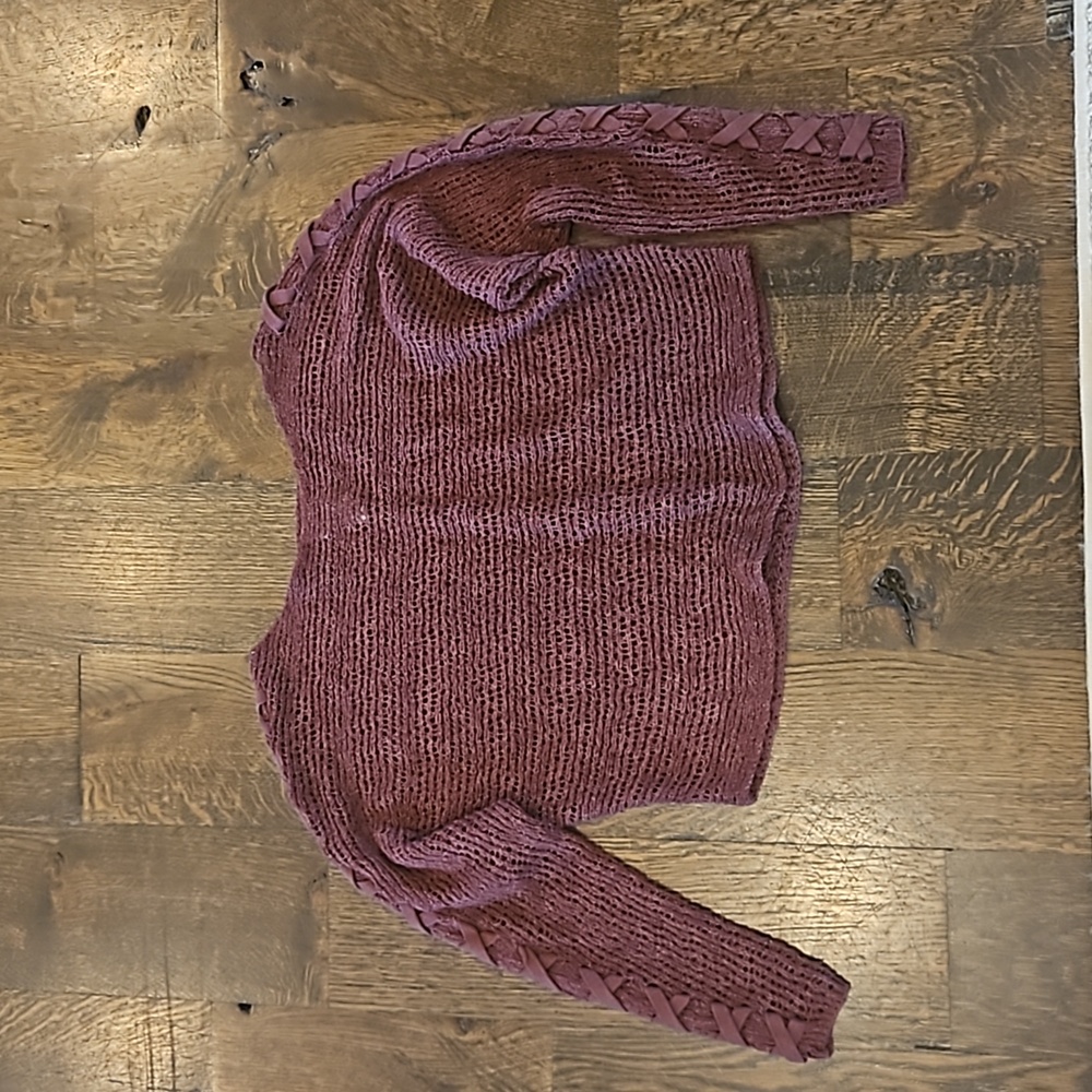 Maroon sweater